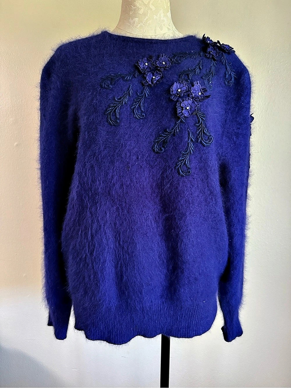 Vintage Venesha Sweater Large Purple Angora Floral Appliqué Fluffy Embroidered